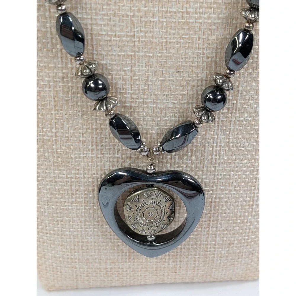 Vintage  Grey Hematite Heart Pendant Beaded‎ Length  24 In